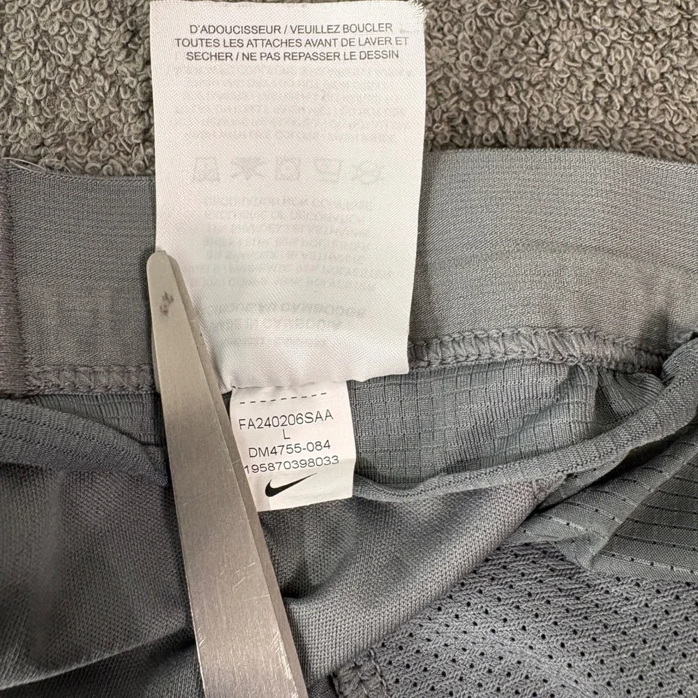Nike Shorts Mens Large Grey Challenger 5